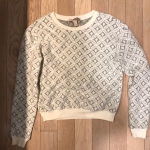 Forever 21 geometric white crewneck crop sweater